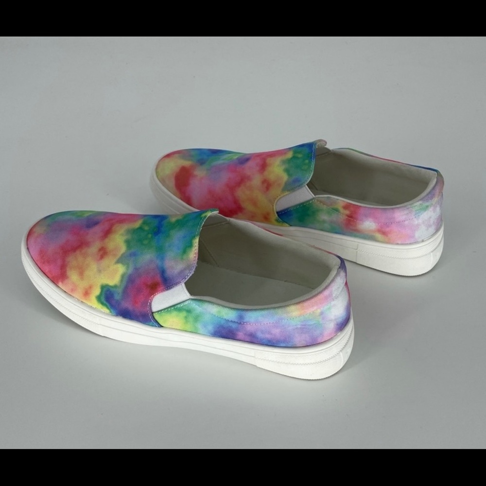 Matisse Henry Slip on sneaker in watercolor tie dye. NWOT size 9